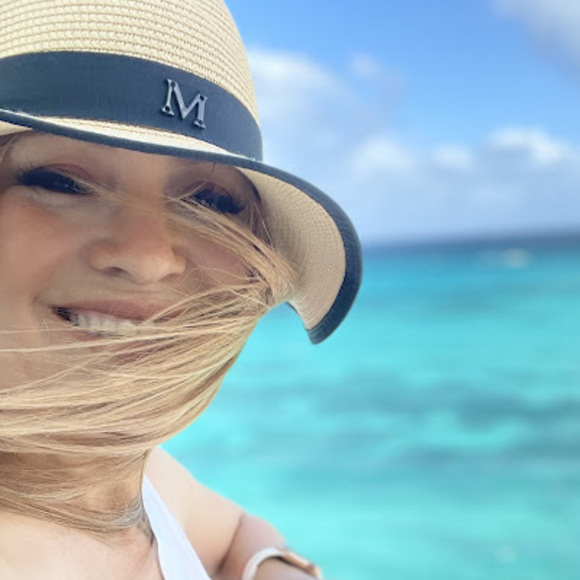 Meet your Posher, Tomasa - Picture 1 of 1